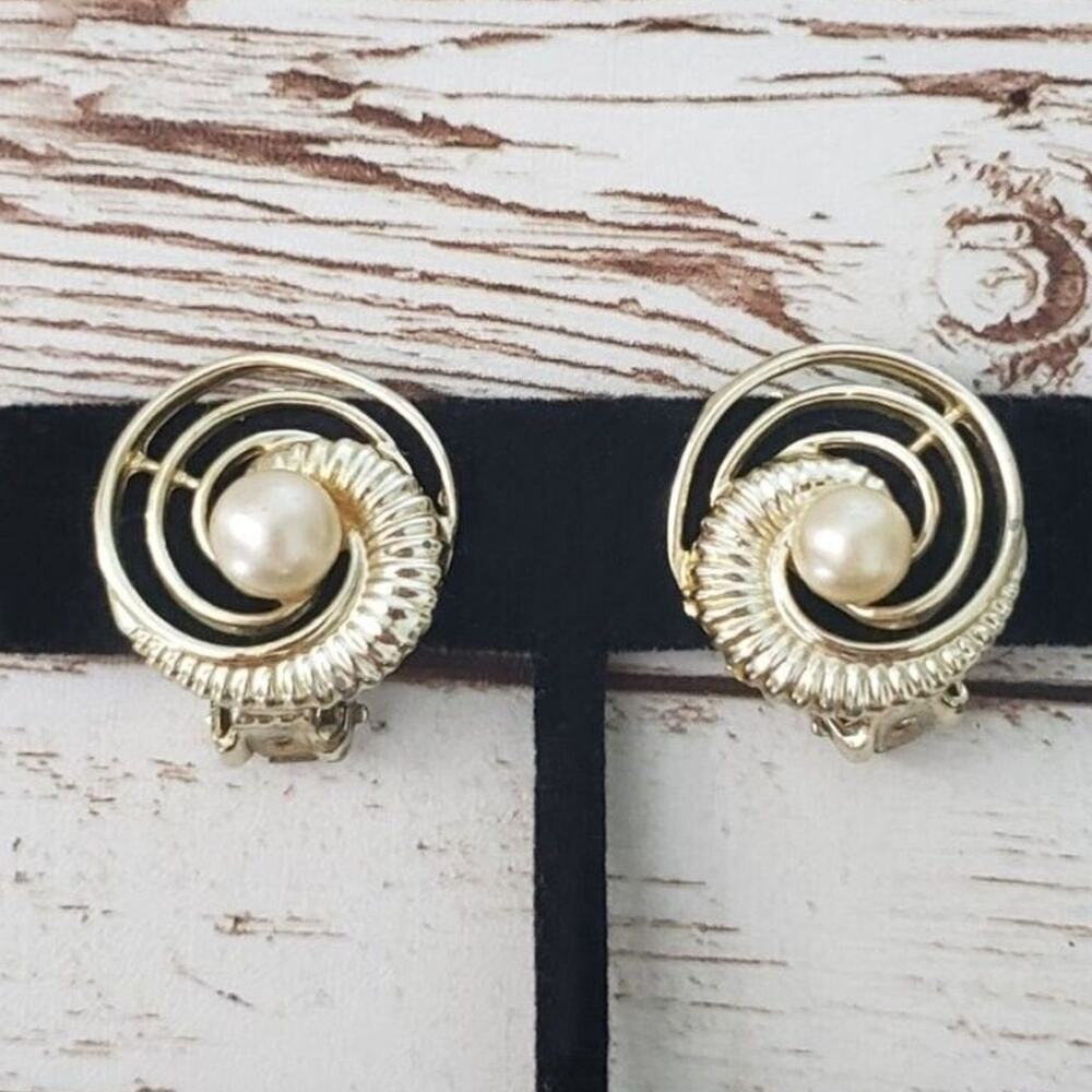 Vintage Clip On Earrings Light Gold Tone & Faux Pearl Spiral 7/8"